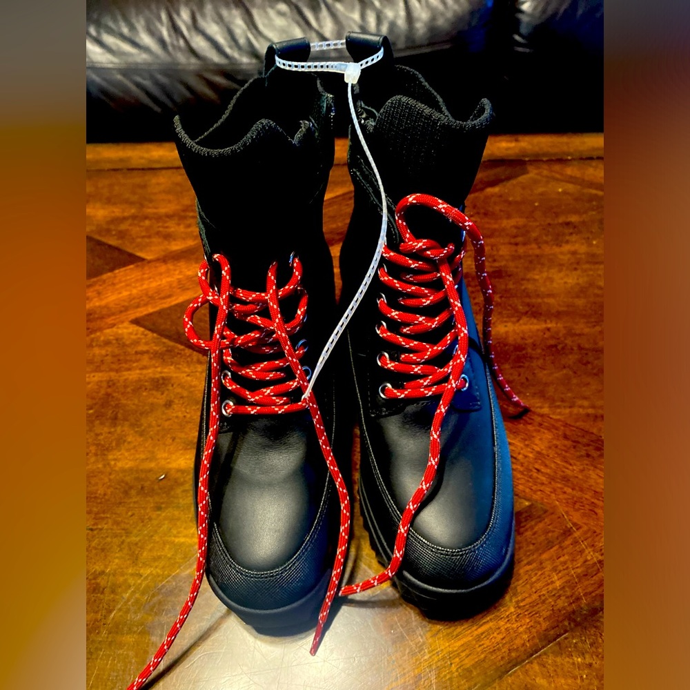 MSRP $150 Nurture Combat Boots Women’s 5.5 Black Chunky Waterproof Leather